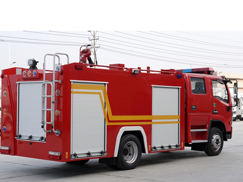 3.5方多利卡水罐消防車(chē)