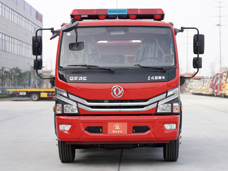 3.5方多利卡水罐消防車(chē)