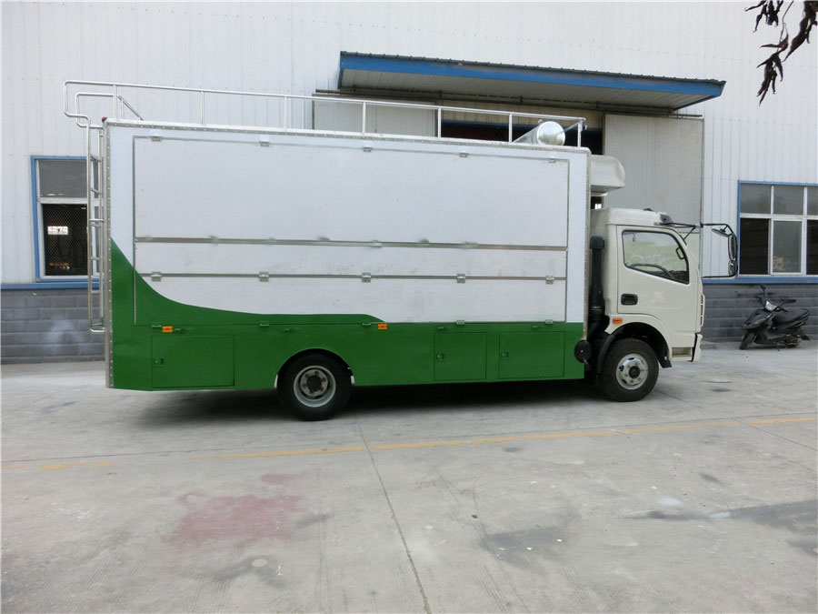 廂長5.2米東風(fēng)D7 餐車