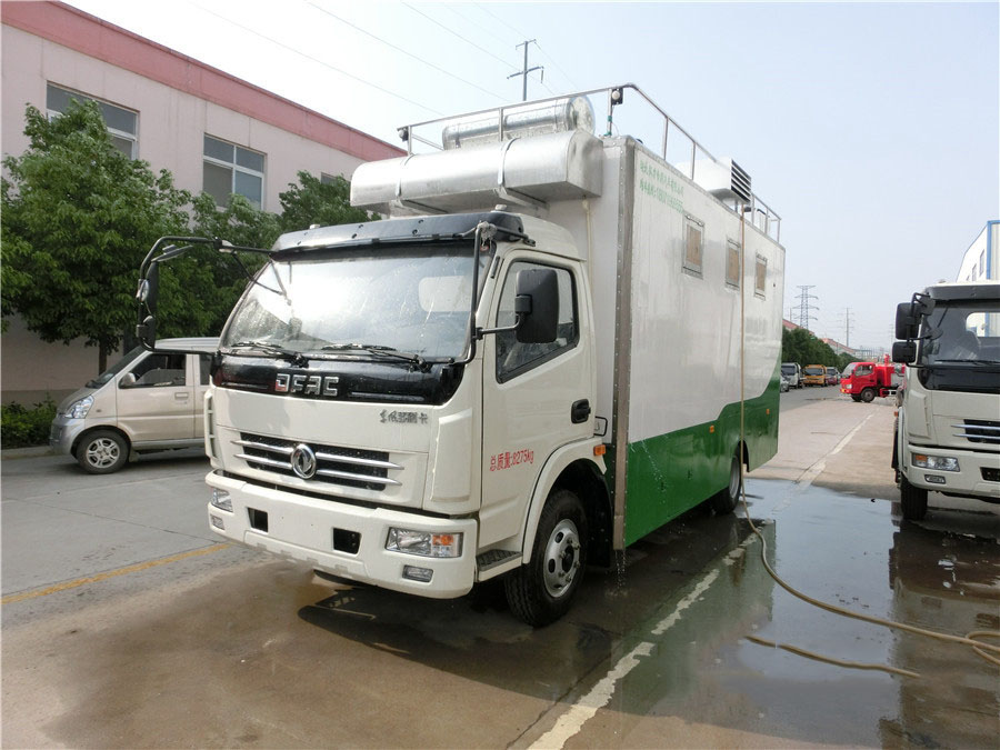 廂長5.2米東風(fēng)D7 餐車