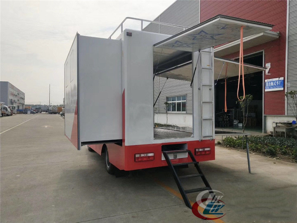 廂長4.2米東風D6 餐車