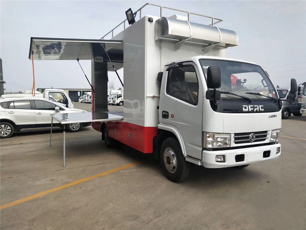 廂長4.2米東風D6 餐車